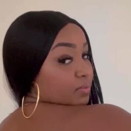 preta zade hot star img