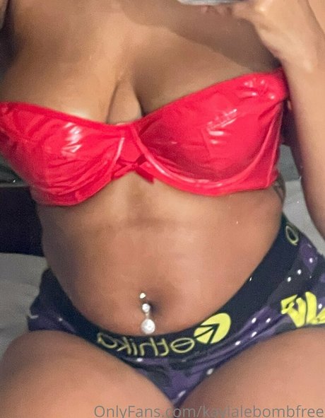 kaylalebombbb star pics