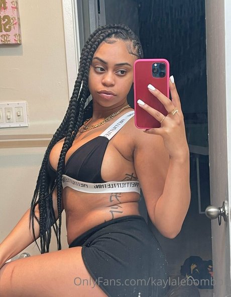 kaylalebombbb free star pictures