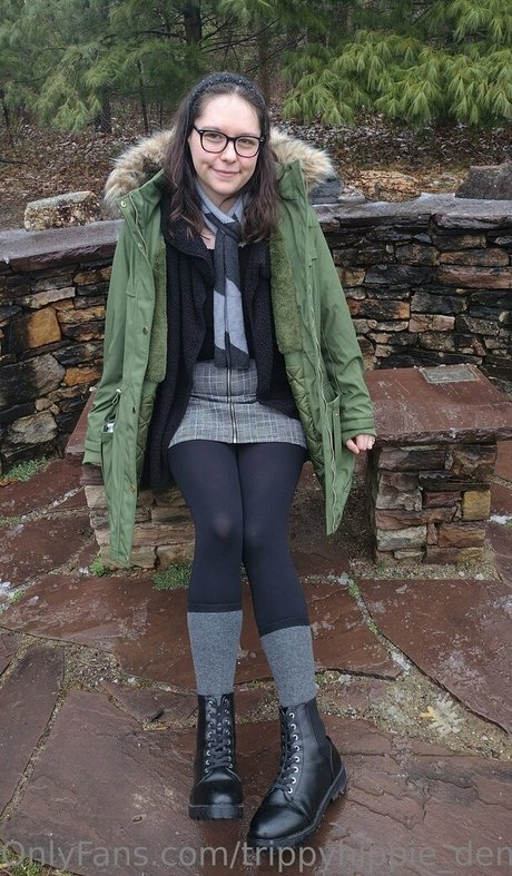 trippyhippie demise exclusive model photo