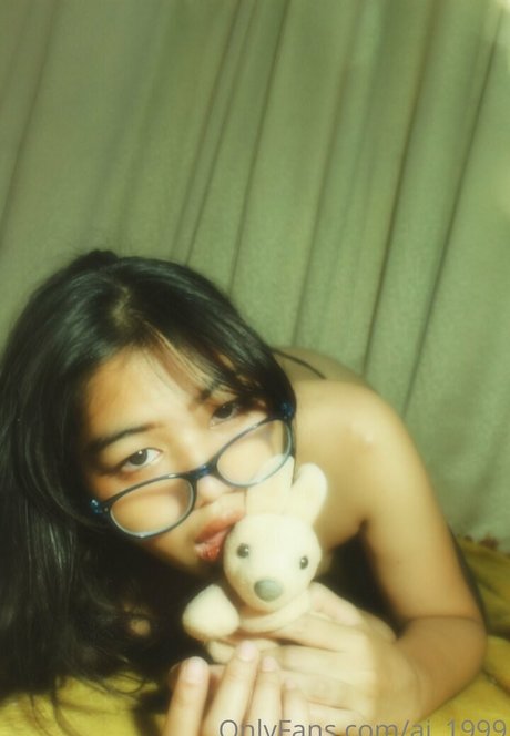 ai 1999 nude actress picture