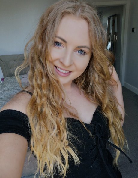 gushinggeegeefree sexy actress photo