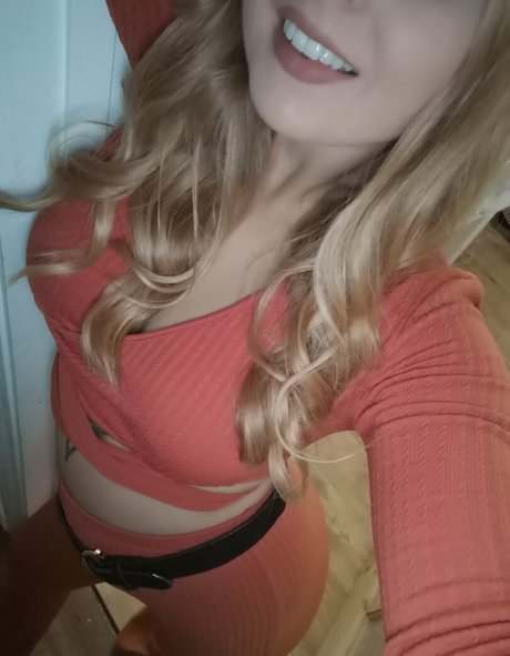 gushinggeegeefree erotic actress image