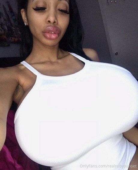 realrubysunset exclusive model pics