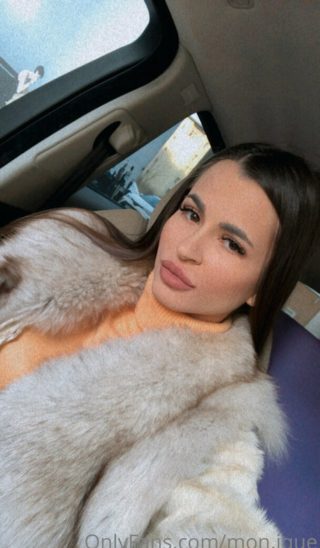 mon ique high quality model photo