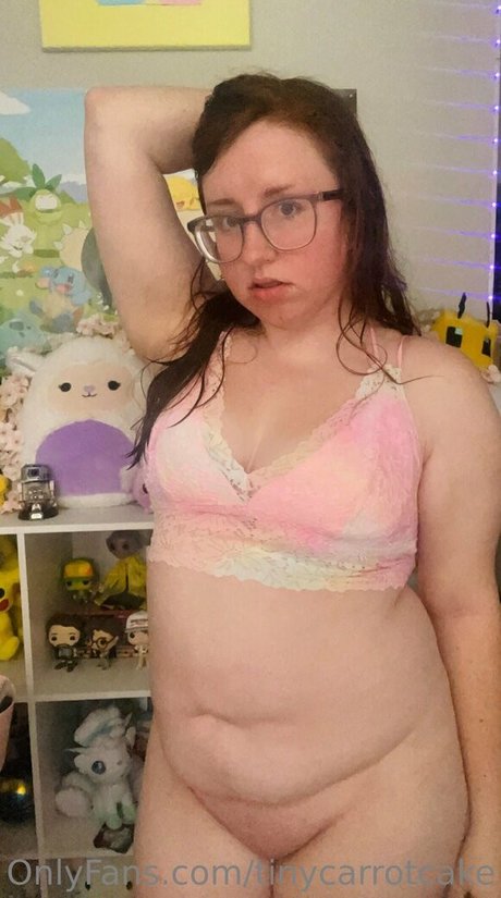 tinycarrotcake model nudes photos