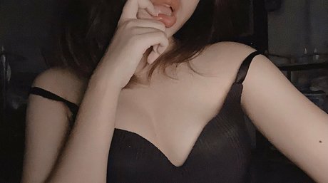 onyour bunny model naked photo