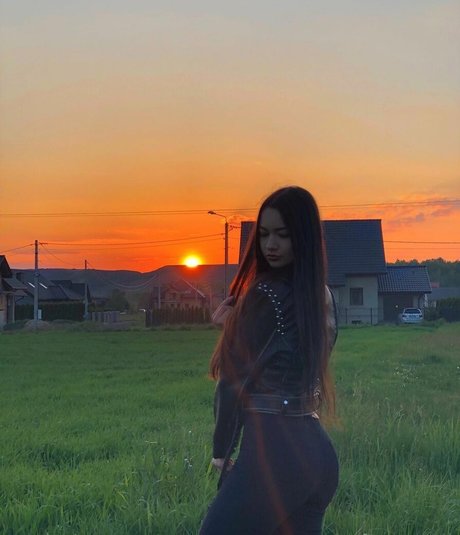 Emilia Szymanska hot star photos