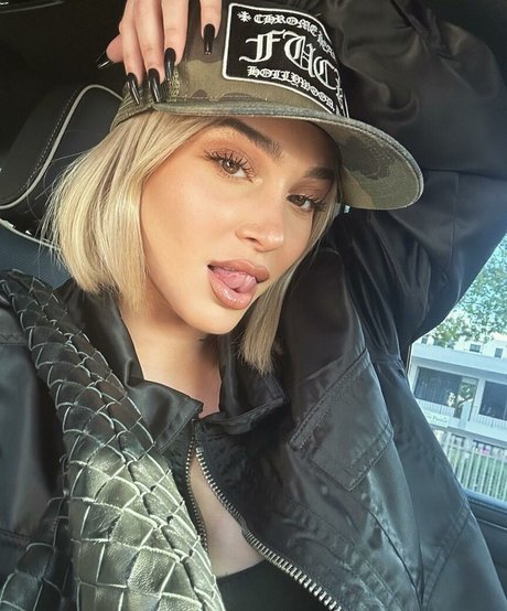 Camaryn Swanson pornstar top pictures