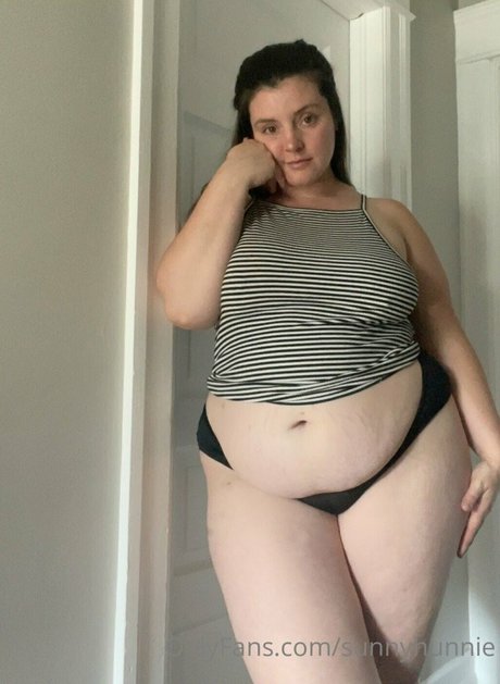 Sunnyhunnie high quality actress photo