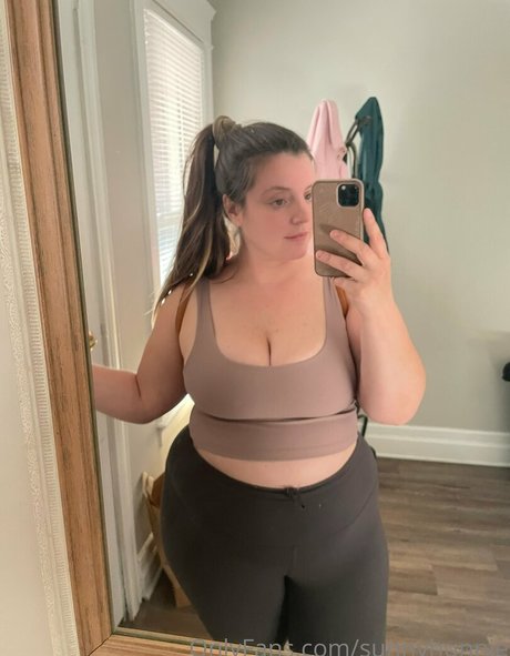 Sunnyhunnie star porn pic