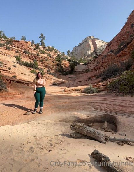 Sunnyhunnie pornographic star pic