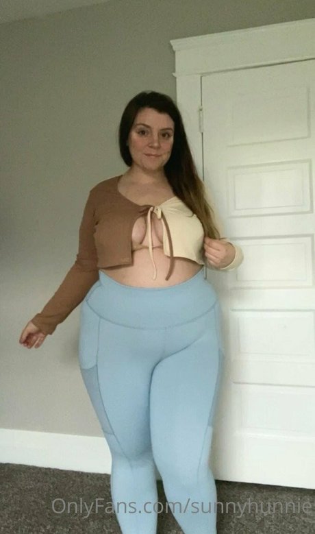 Sunnyhunnie star porn photos