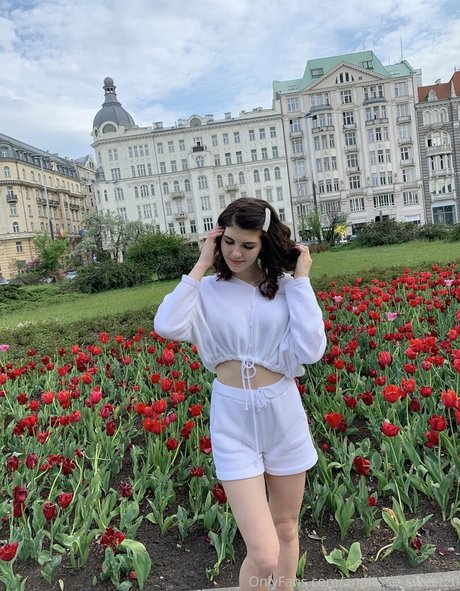 annie so sweet nude star pictures