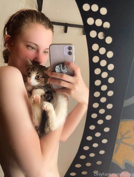 Lilya0o nude star pic