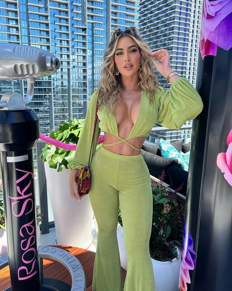 huge fake tits onlyfans sexy xxx gallery