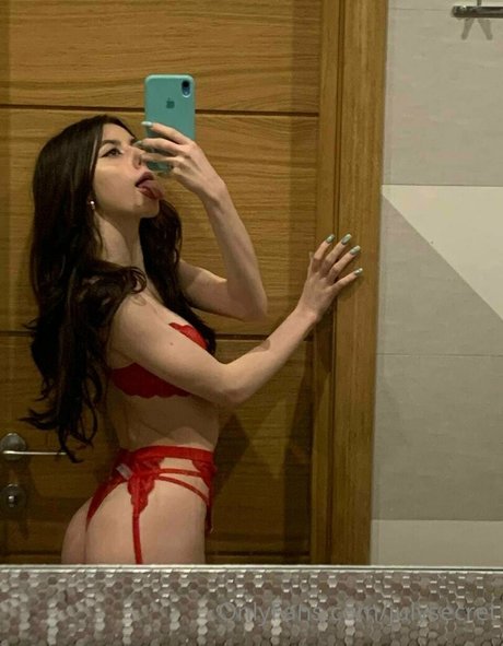 nickyxxlicky adult actress image