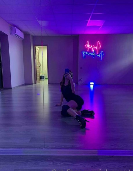 skinny milf onlyfans exclusive photo