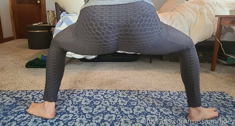 missaandjoey erotic actress pic