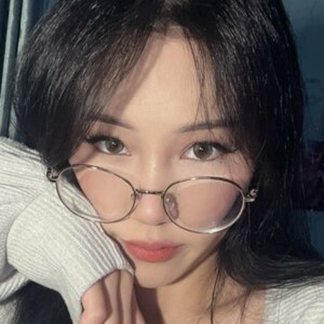 BasiilLeaf sexy star pics