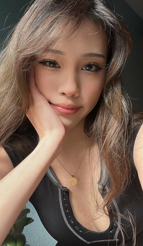 BasiilLeaf top actress images