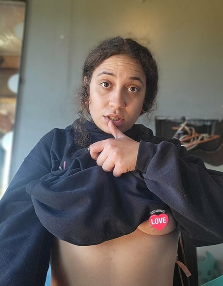 Emm Loomis star sexy photos