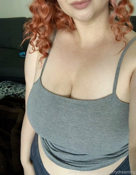 strawberrydreaming hot pornstar image