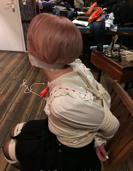 pixiepeemagic model erotic picture