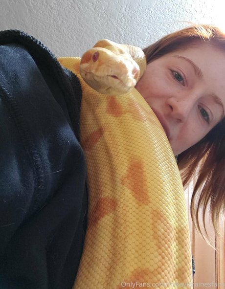 mikaylarainesfans naked star pic