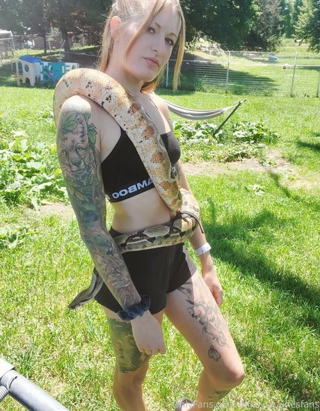 mikaylarainesfans exclusive pornstar images