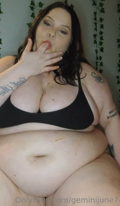 geminijune7 sex model img