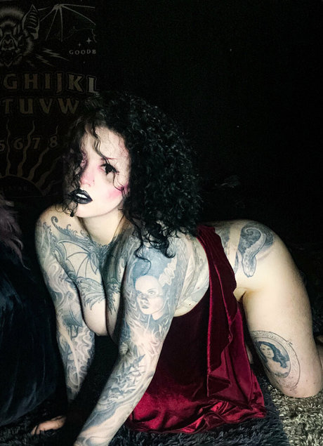 adellaaddams star free pics