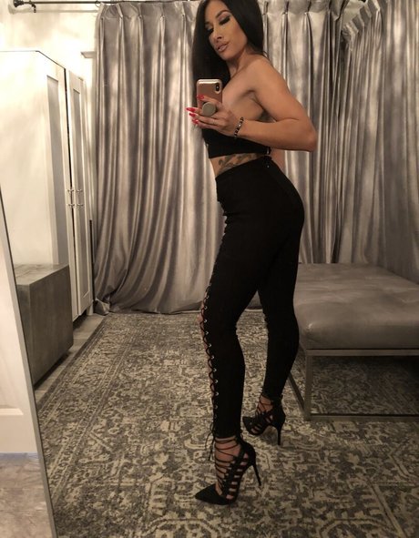 big tits brunette onlyfans nice pics