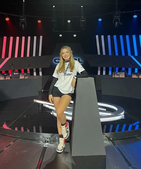 Barbara Emely naked model galleries