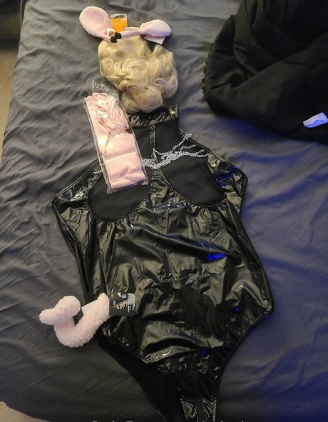 skinny milf onlyfans erotic pic