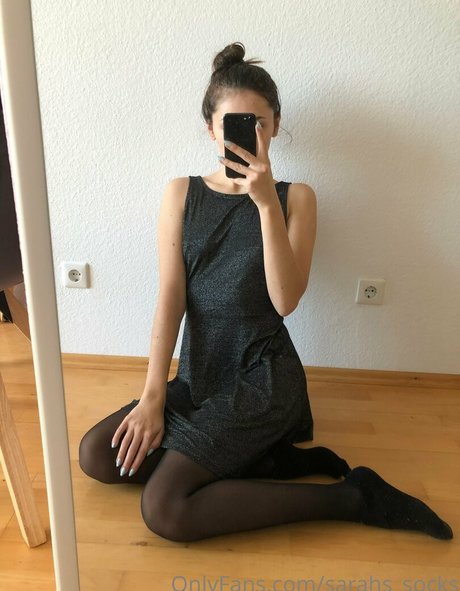 sarahs socks art actress pic