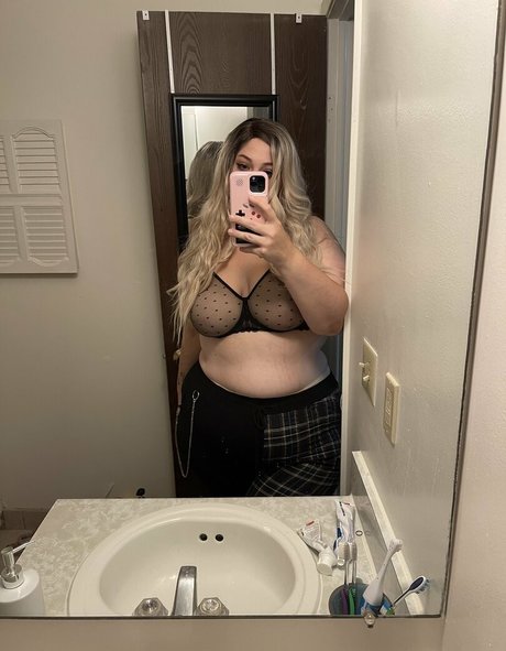 bbwtarah nudes actress picture