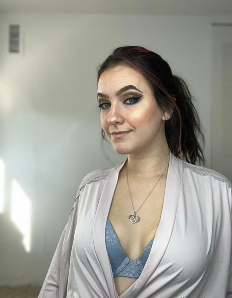 izzyizzyy pornstar sex image