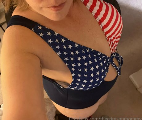 thecrimsonmommy hot pornstar photo