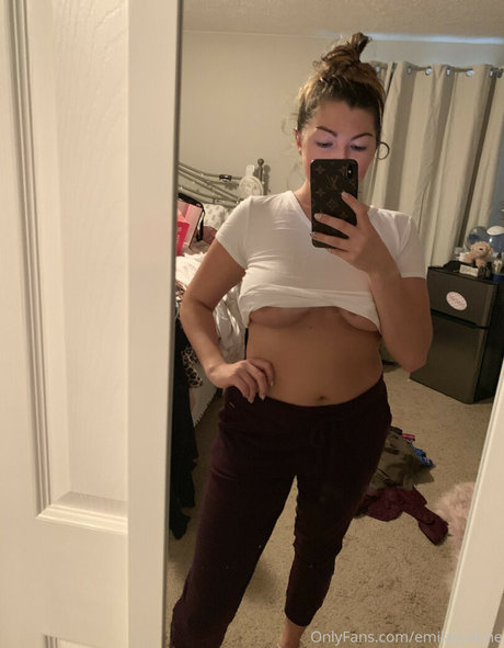 Emilayyy Babayy free star picture