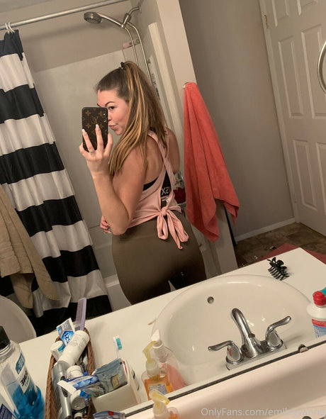 Emilayyy Babayy pornstar nudes photos