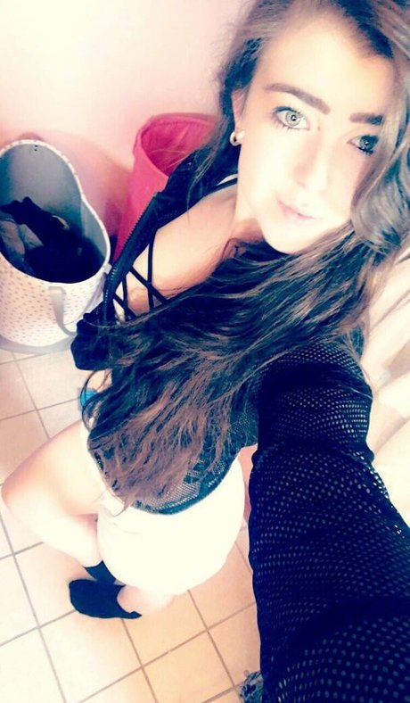 SweetBaby Adeline pornstar nude pictures