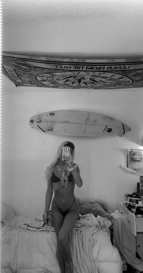 bellahaleyyy erotic pornstar images