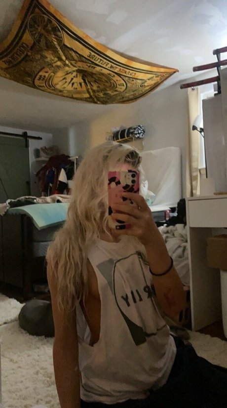 bellahaleyyy exclusive model galleries