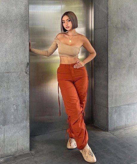 Nika Higashionna model beautiful picture