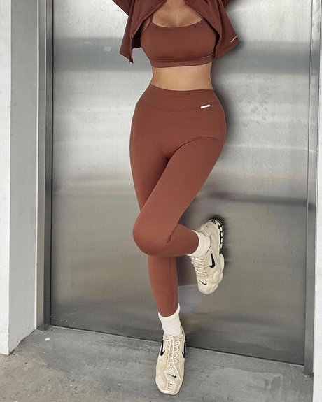 Nika Higashionna pretty actress gallery