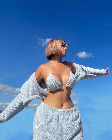 Nika Higashionna best model photos