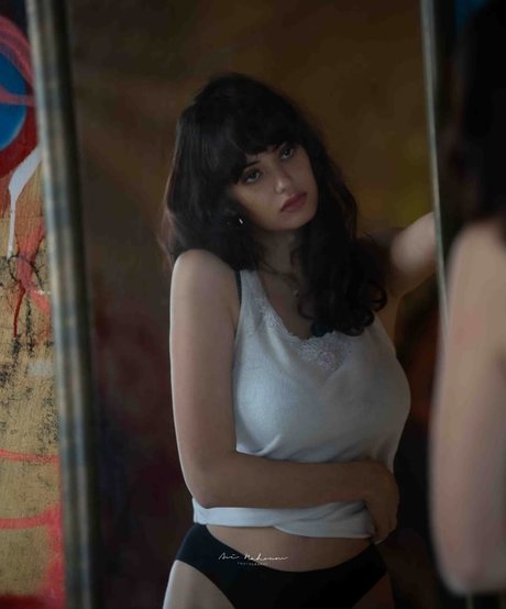 Linoy Tavor naked actress photo