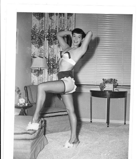 Bettie Page erotic model img