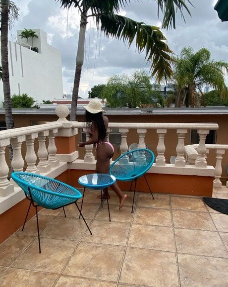 onlysstripper adult model pictures